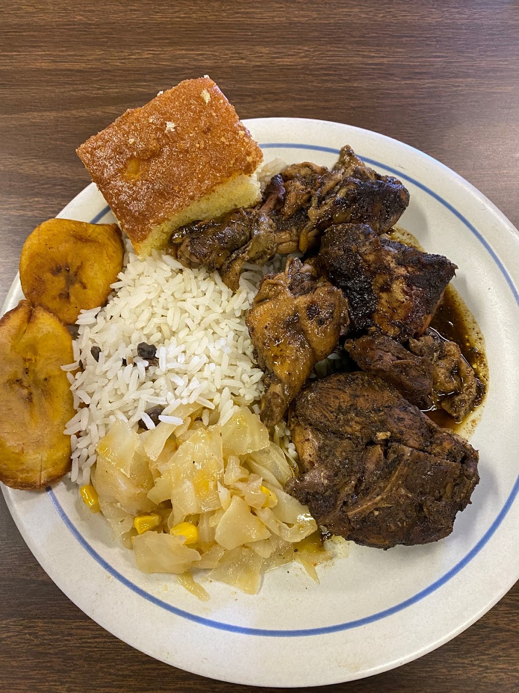 Lanas Jamaica House Cafe | restaurant | 7700 W Fairfield Dr, Pensacola, FL 32506, USA | 8504532144 OR +1 850-453-2144