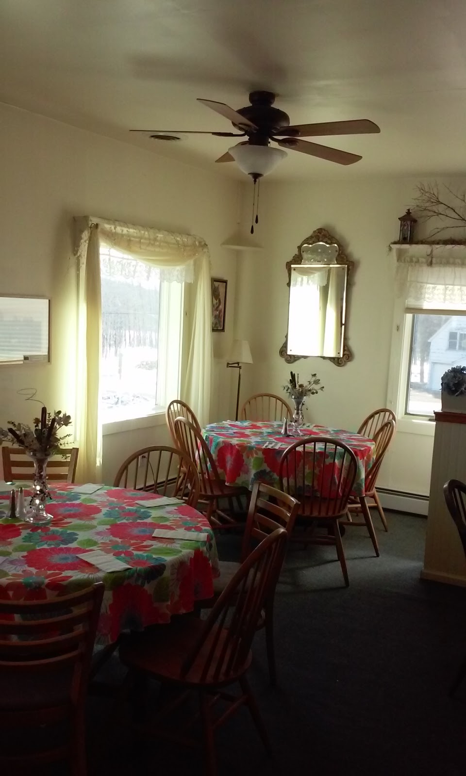 Eureka Hall Restaurant | restaurant | 5 School Rd, Stockholm, ME 04783, USA | 2078965868 OR +1 207-896-5868