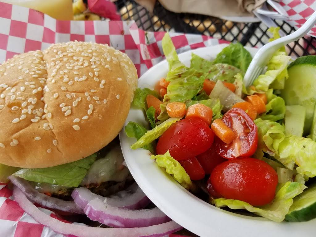 Beach House VT | restaurant | 62 Institute Rd, Burlington, VT 05408, USA | 8022343080 OR +1 802-234-3080