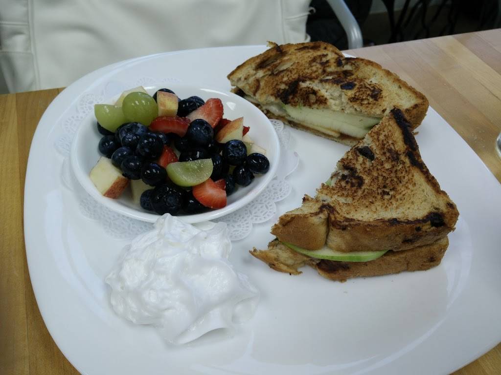 Grow Your Roots Cafe | restaurant | 220 Terence Matthews Crescent, Kanata, ON K2M 0E2, Canada | 6132713777 OR +1 613-271-3777