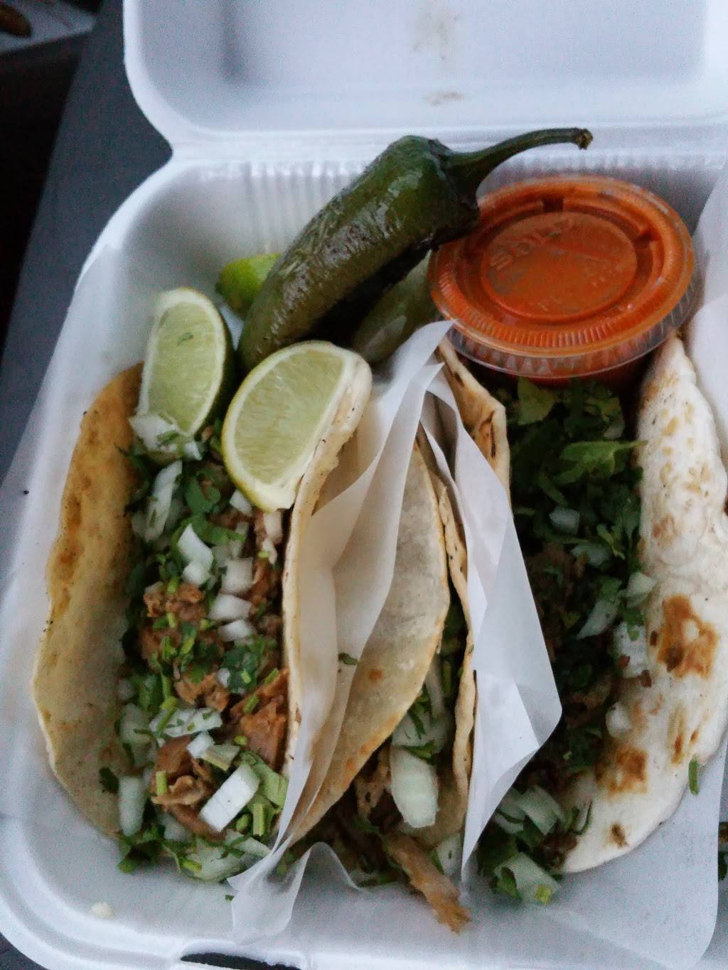 El Gordo Tacos | restaurant | 1624 S New Braunfels Ave, San Antonio, TX 78210, USA | 2103472489 OR +1 210-347-2489
