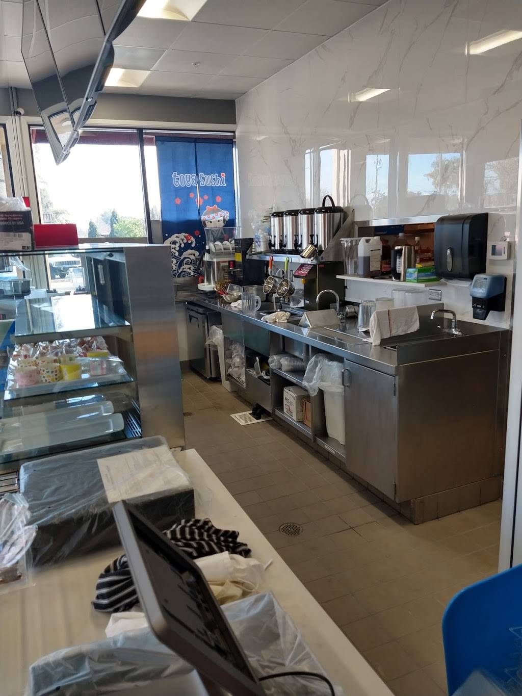 Toya sushi | restaurant | 1306 CA-1, Santa Cruz, CA 95060, USA | 8314641818 OR +1 831-464-1818