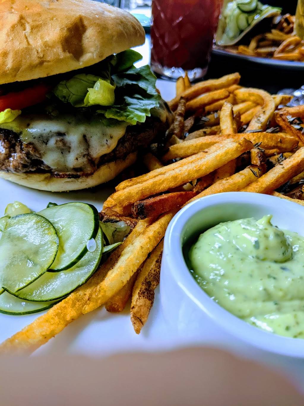 LoLo American Kitchen & Craft Bar Hudson | restaurant | 175 2nd St S, Hudson, WI 54016, USA | 7158088025 OR +1 715-808-8025