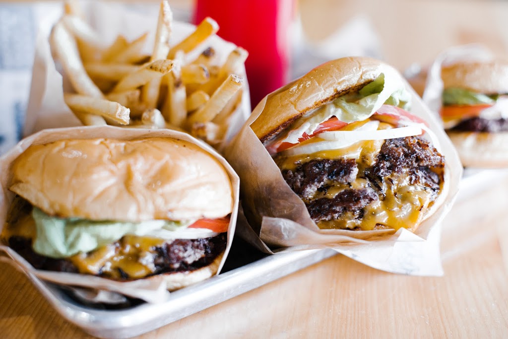 Howdy Burger | restaurant | 1124 S Lewis Ave Suite 109, Tulsa, OK 74104, USA | 9187420845 OR +1 918-742-0845