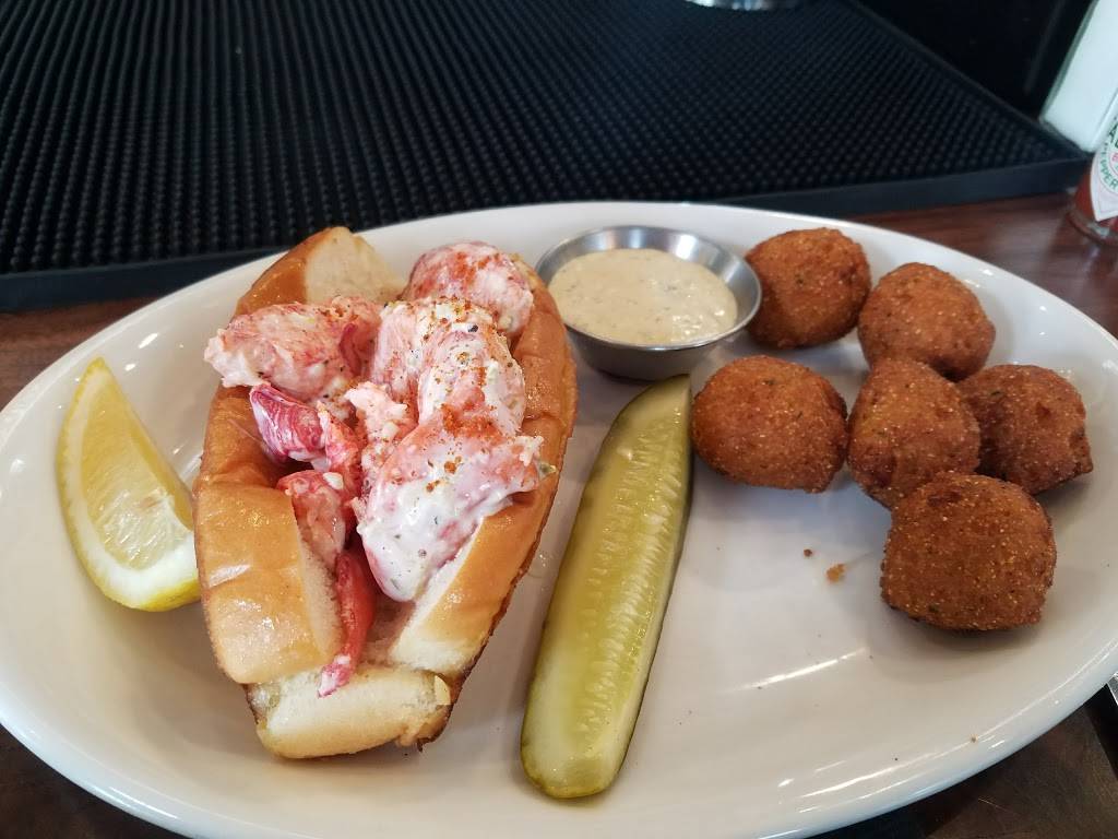 King Street Oyster Bar | restaurant | 1 E Washington St, Middleburg, VA 20117, USA | 5408833156 OR +1 540-883-3156