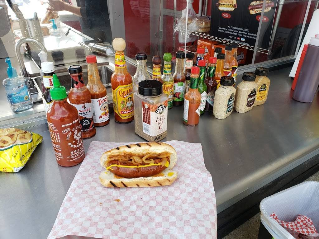 Sizzle Dogs | meal takeaway | 1232 A St NE, Auburn, WA 98002, USA | 4254849433 OR +1 425-484-9433