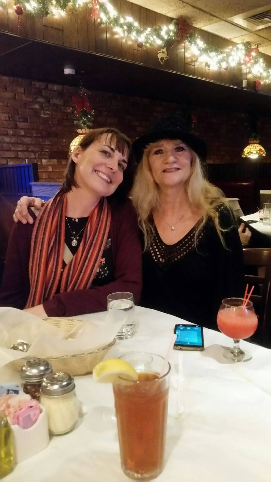 Georges Place Bar & Grill | restaurant | 15745 Kedzie Ave, Markham, IL 60428, USA | 7082251844 OR +1 708-225-1844