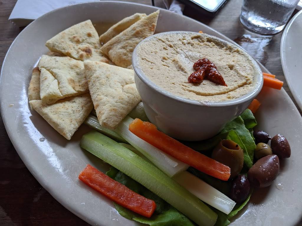 Offshore Ale Co | restaurant | 30 Kennebec Ave, Oak Bluffs, MA 02557, USA | 5086932626 OR +1 508-693-2626