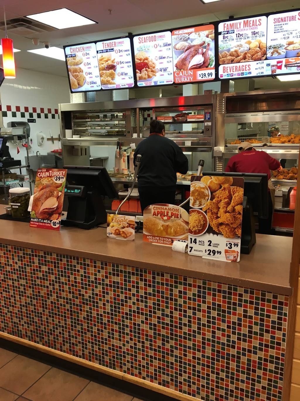 Popeyes Louisiana Kitchen | restaurant | 224 Oak Creek Plaza, Mundelein, IL 60060, USA | 8479494451 OR +1 847-949-4451