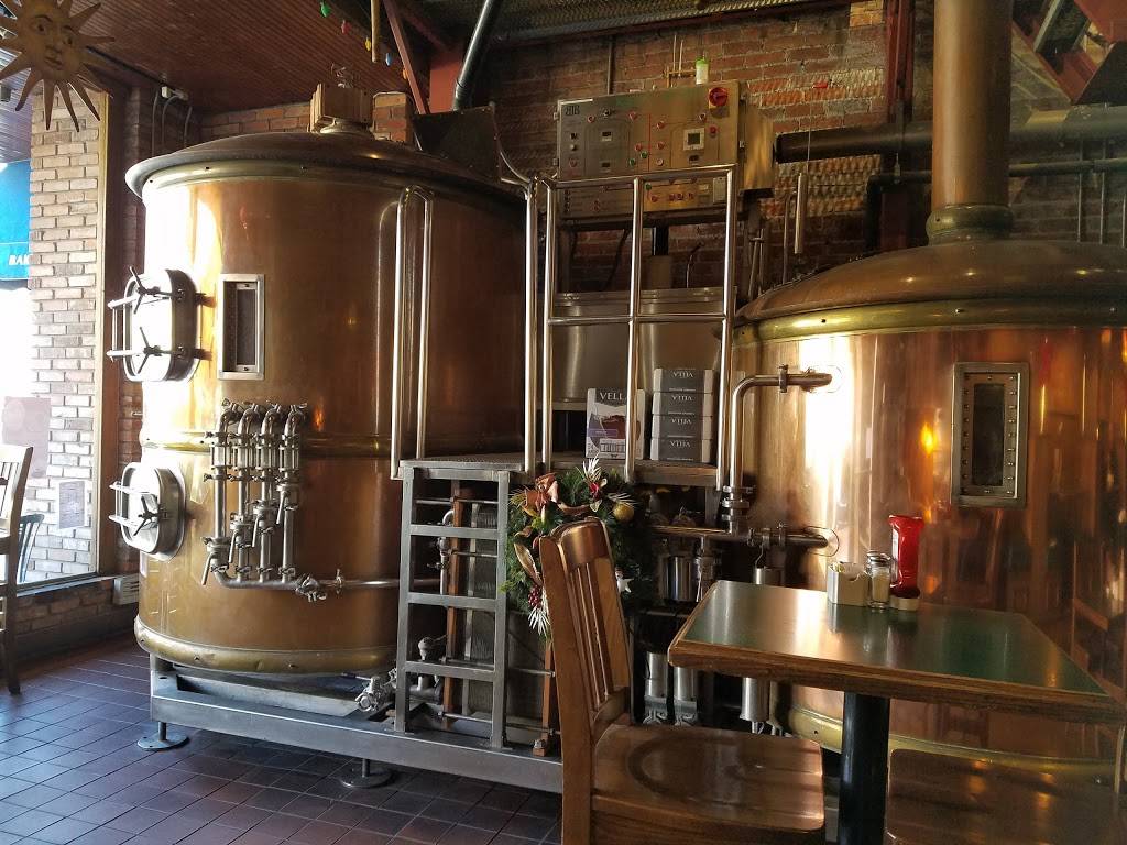 Brewbakers Brewing Co | restaurant | 219 E Main St, Visalia, CA 93291, USA | 5596272739 OR +1 559-627-2739