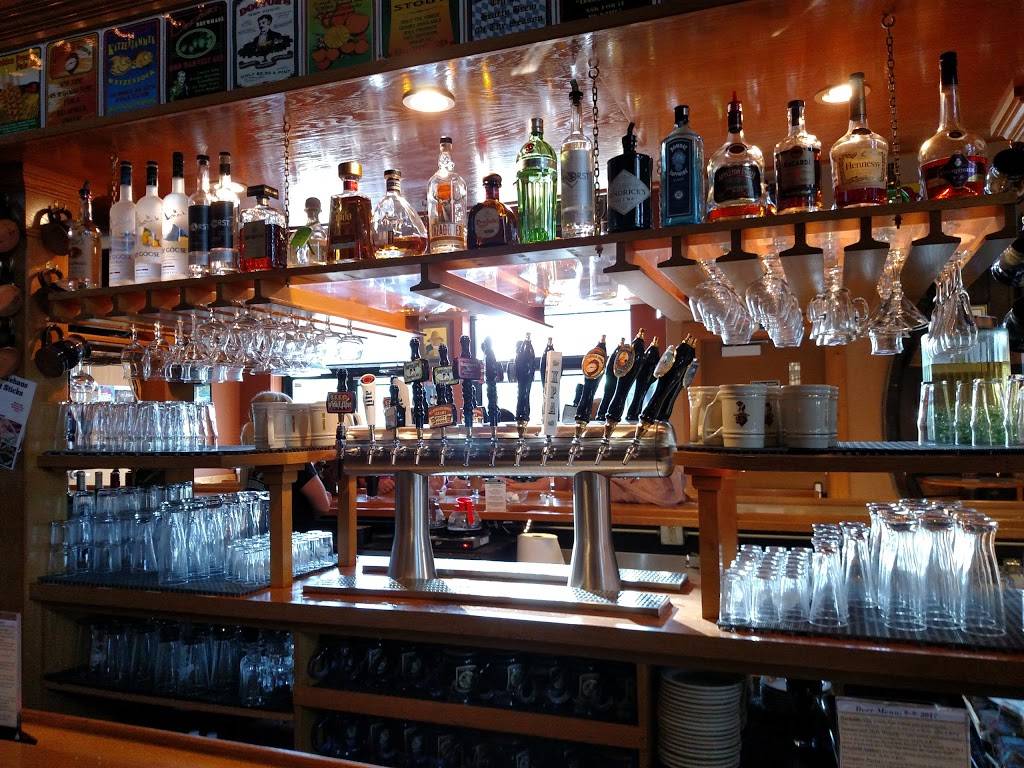 Delafield Brewhaus | restaurant | 3832 Hillside Dr, Delafield, WI 53018, USA | 2626467821 OR +1 262-646-7821