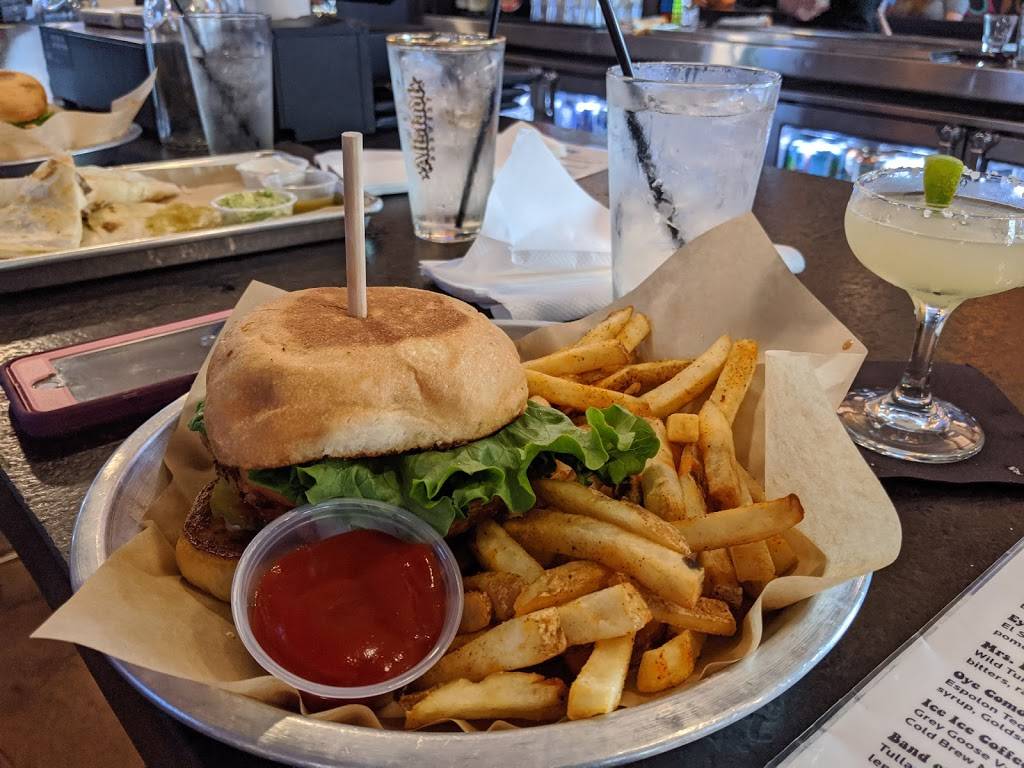 8 Track | restaurant | 2805 Manor Rd, Austin, TX 78722, USA | 5123587870 OR +1 512-358-7870