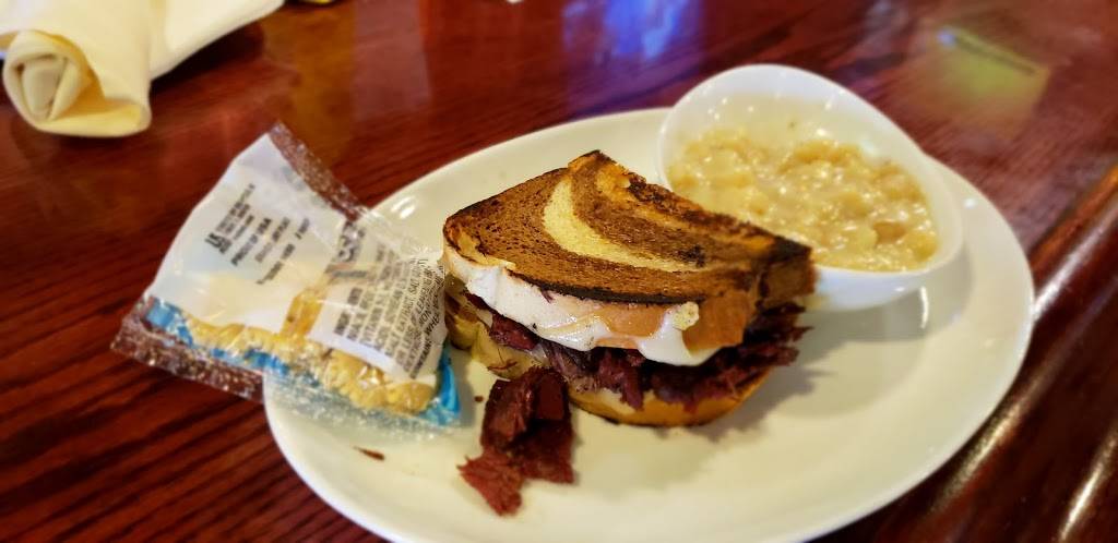 Murphys Taproom | restaurant | 494 Elm St, Manchester, NH 03101, USA | 6036443535 OR +1 603-644-3535