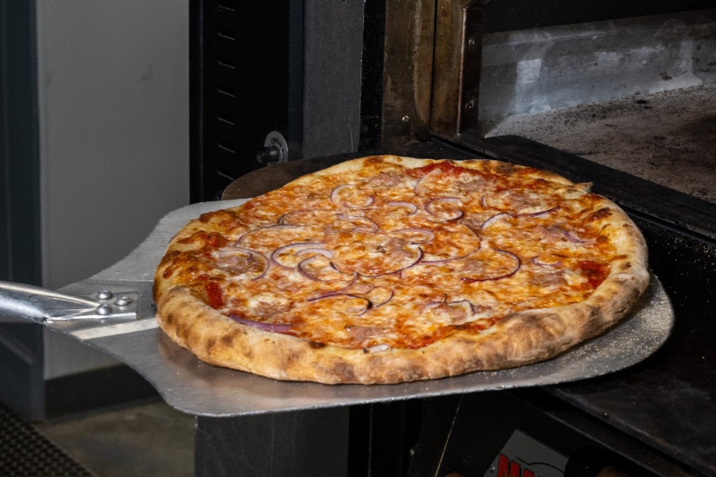 Blue Square Pizza | restaurant | 30 Main St, Hopkinton, MA 01748, USA | 5084350001 OR +1 508-435-0001