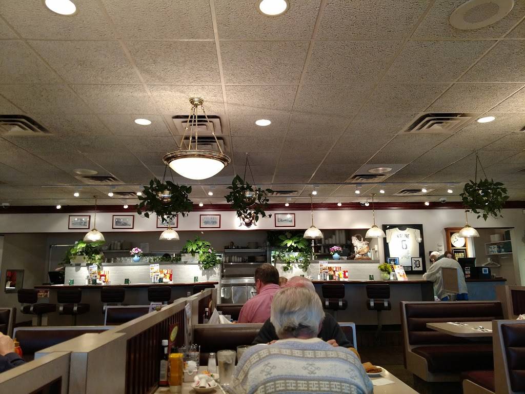 Rams Horn Restaurant | restaurant | 32435 Grand River Ave, Farmington, MI 48336, USA | 2484715511 OR +1 248-471-5511