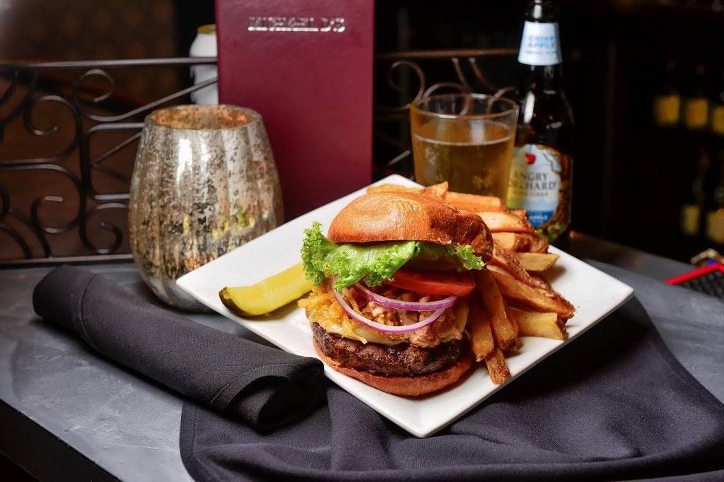 Michael D’s & Demario’s Pizza | restaurant | 1411 1/2, Whipple Ave NW, Canton, OH 44708, USA | 3304771000 OR +1 330-477-1000