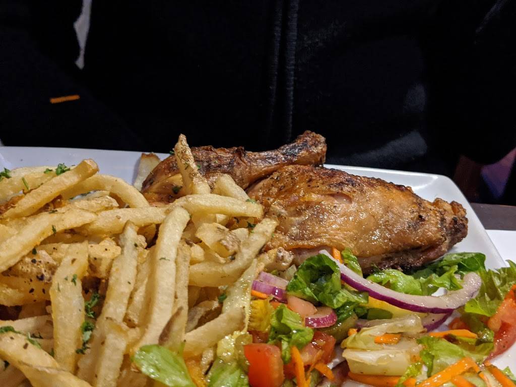 Restaurant Casa Vinho | restaurant | 3750 Rue Masson, Montréal, QC H1X 1S6, Canada | 5147218885 OR +1 514-721-8885