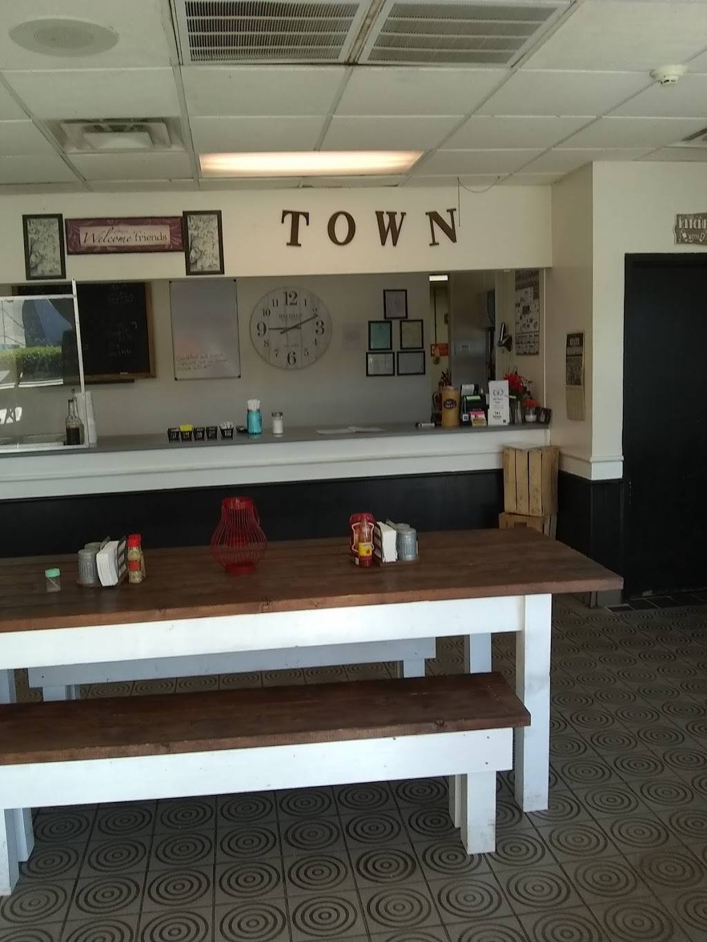 Old Town Cafe | restaurant | 301- B 9 Th St SW, La Fayette, AL 36862, USA | 3344590500 OR +1 334-459-0500