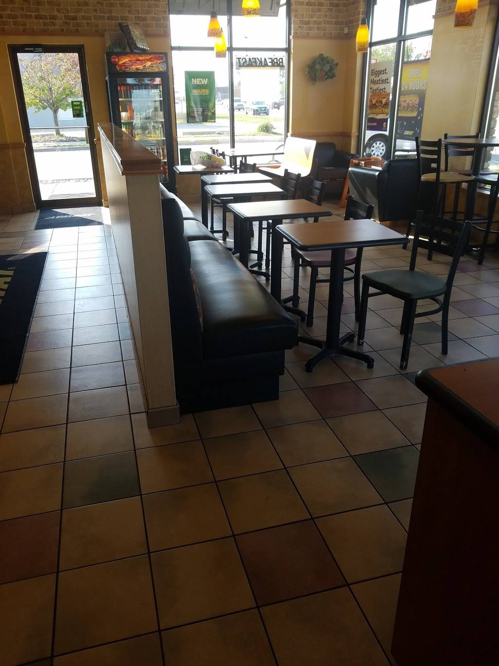 Subway | restaurant | 18500 E 9 Mile Rd, Eastpointe, MI 48021, USA | 5864478163 OR +1 586-447-8163