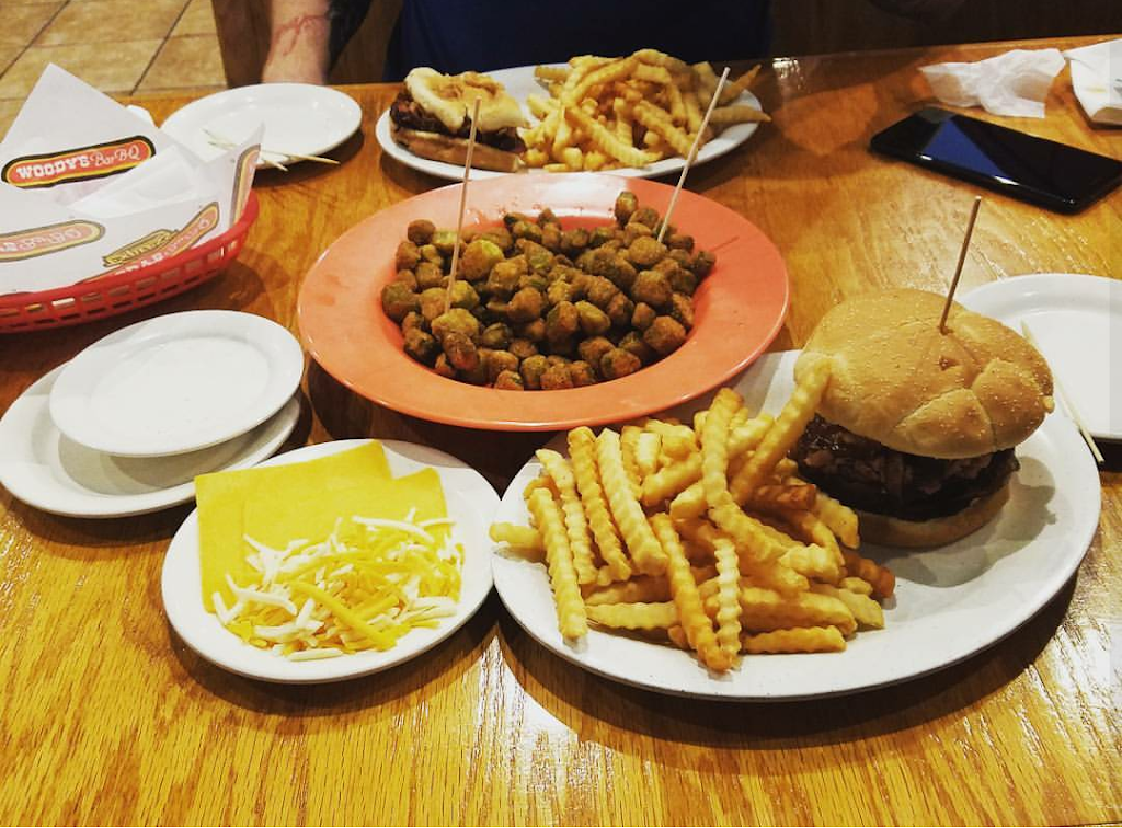 Woodys Bar-B-Que | restaurant | 99 Flagler Plaza Dr, Palm Coast, FL 32137, USA | 3864395010 OR +1 386-439-5010