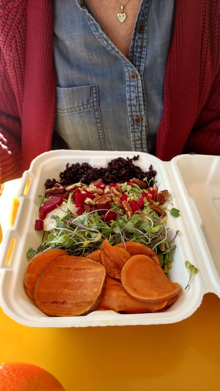 Vittles Market & Eatery | restaurant | 14015 Ranch Rd 12 #1, Wimberley, TX 78676, USA | 5125202532 OR +1 512-520-2532