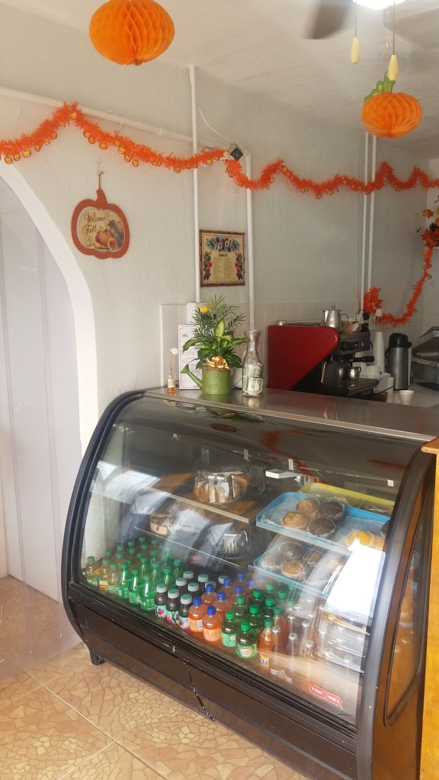 Breadn Pan Cafeteria | restaurant | 333 NE 69th St, Miami, FL 33138, USA | 3057594178 OR +1 305-759-4178