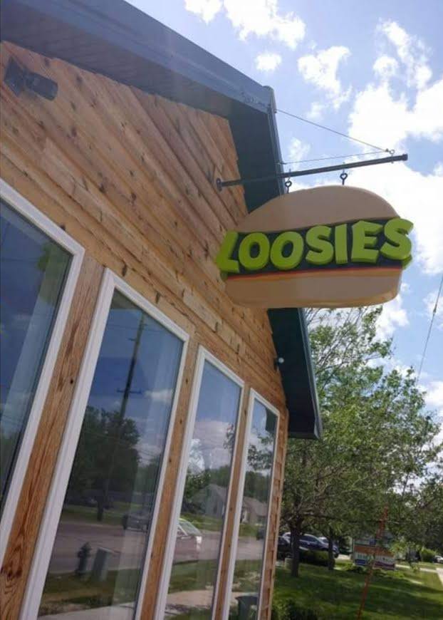 Loosies | restaurant | 1611 32nd St NE, Cedar Rapids, IA 52402, USA | 3192001002 OR +1 319-200-1002