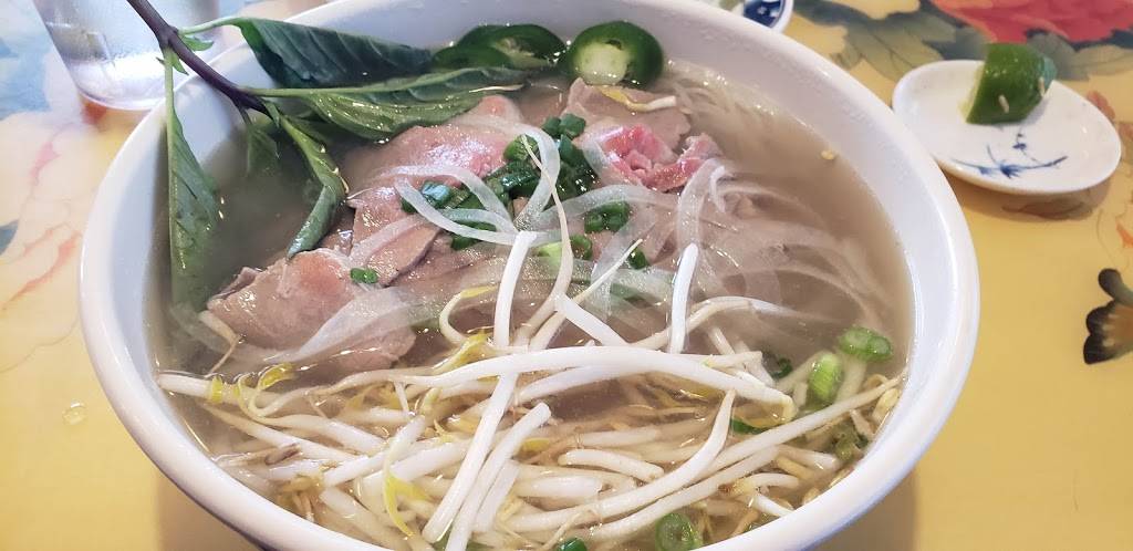 Pho House | restaurant | 12225 Voyager Pkwy #16, Colorado Springs, CO 80921, USA | 7194810855 OR +1 719-481-0855