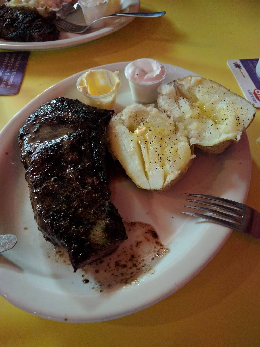 Elm Inn | restaurant | 6786 Meese Rd NE, Alliance, OH 44601, USA | 3308755475 OR +1 330-875-5475