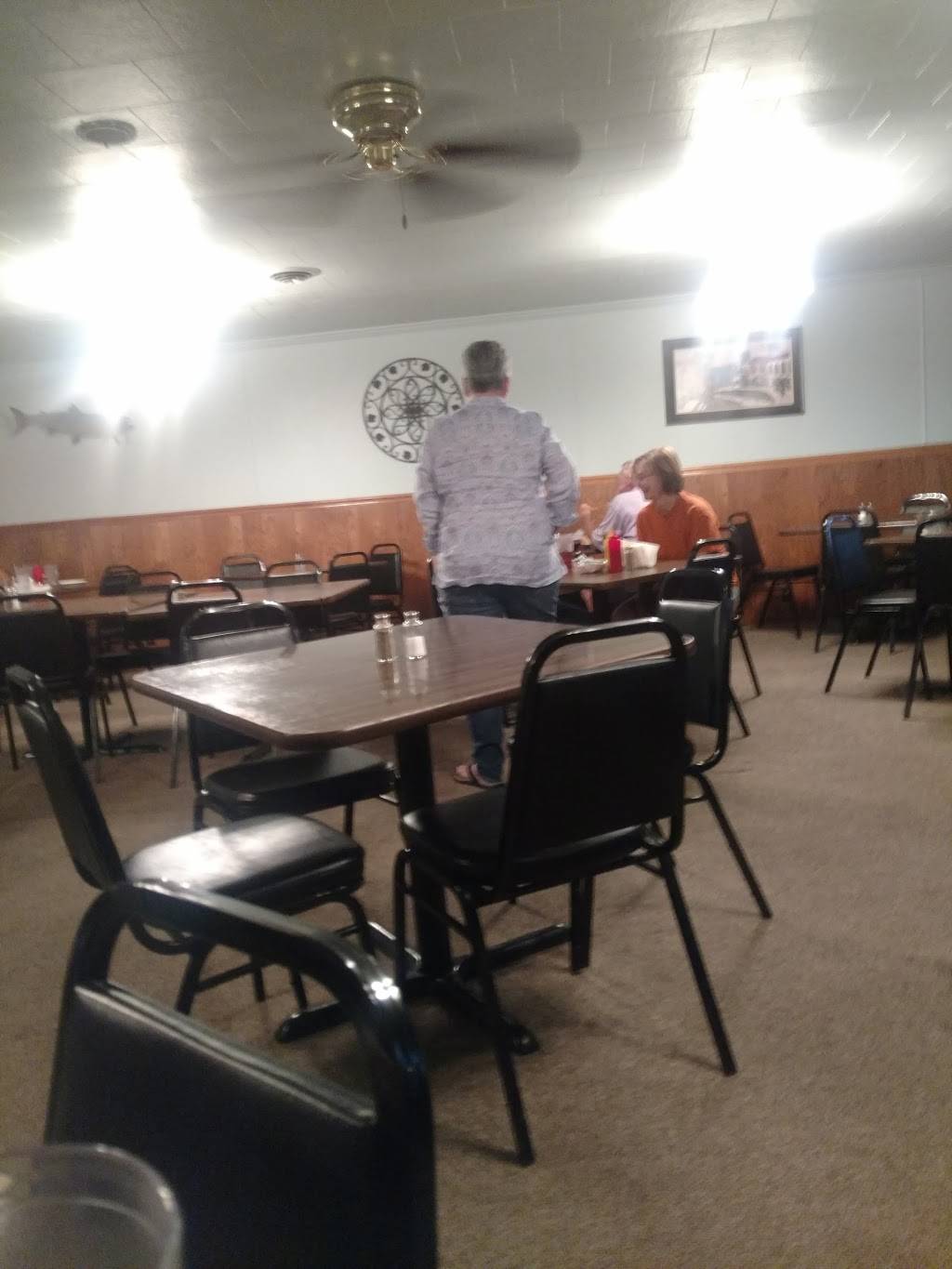 Earls Supper Club | restaurant | 103 West Main Street, West Union, IL 62477, USA | 2172793534 OR +1 217-279-3534