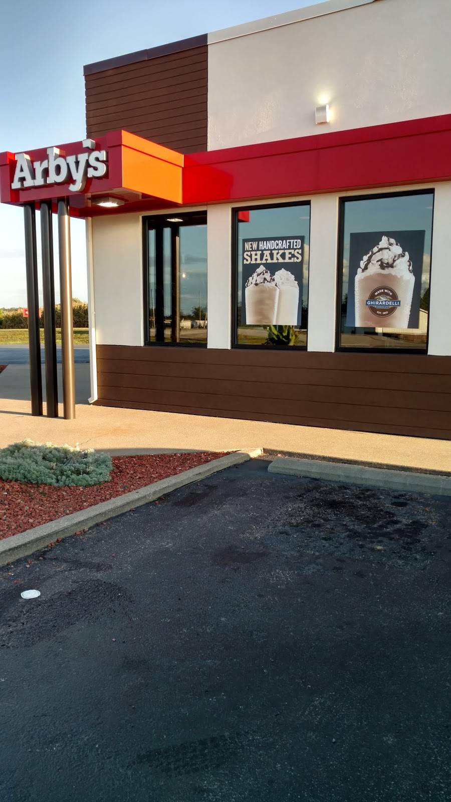 Arbys | restaurant | 3159 IN-37, Mitchell, IN 47446, USA | 8128492729 OR +1 812-849-2729