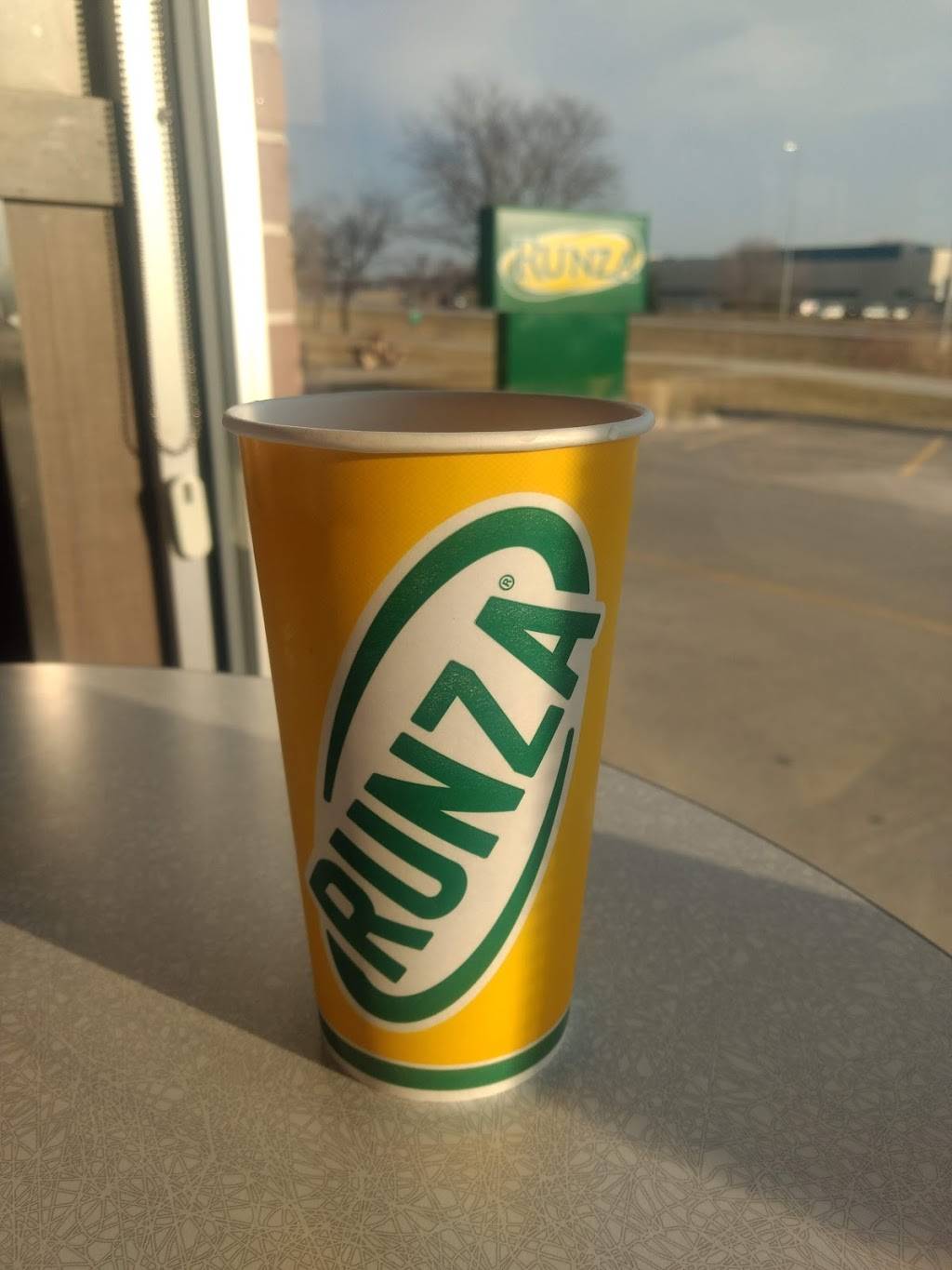 Runza Restaurant | restaurant | 4320 S 33rd St, Lincoln, NE 68516, USA | 4024886701 OR +1 402-488-6701