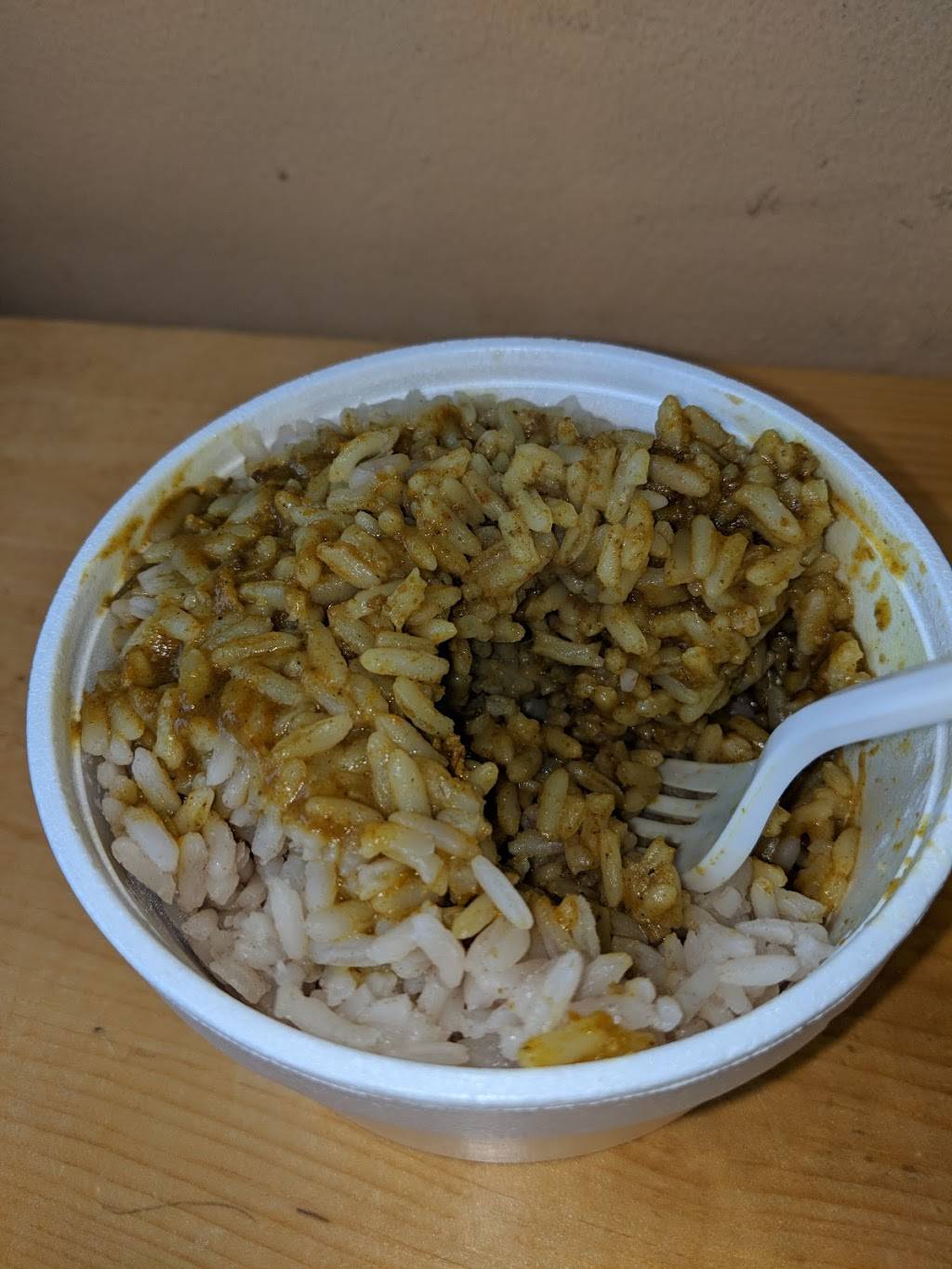 Famous Recipe | restaurant | 158 King St W, Hamilton, ON L8P 1A5, Canada | 2893899740 OR +1 289-389-9740