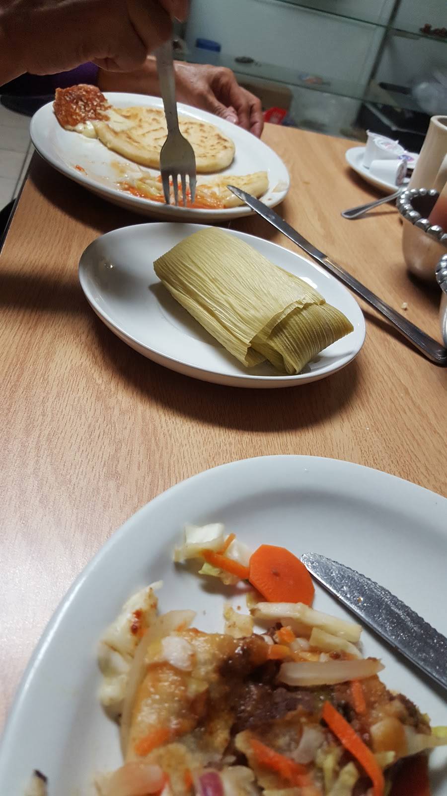 El Salvador Cafe | restaurant | 15680 Village Dr A, Victorville, CA 92394, USA | 7602454104 OR +1 760-245-4104