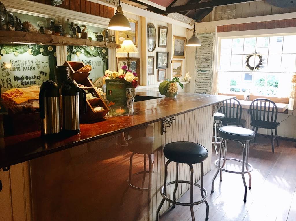 Village Cafe | restaurant | 634 W Falmouth Hwy, West Falmouth, MA 02574, USA | 7747636455 OR +1 774-763-6455