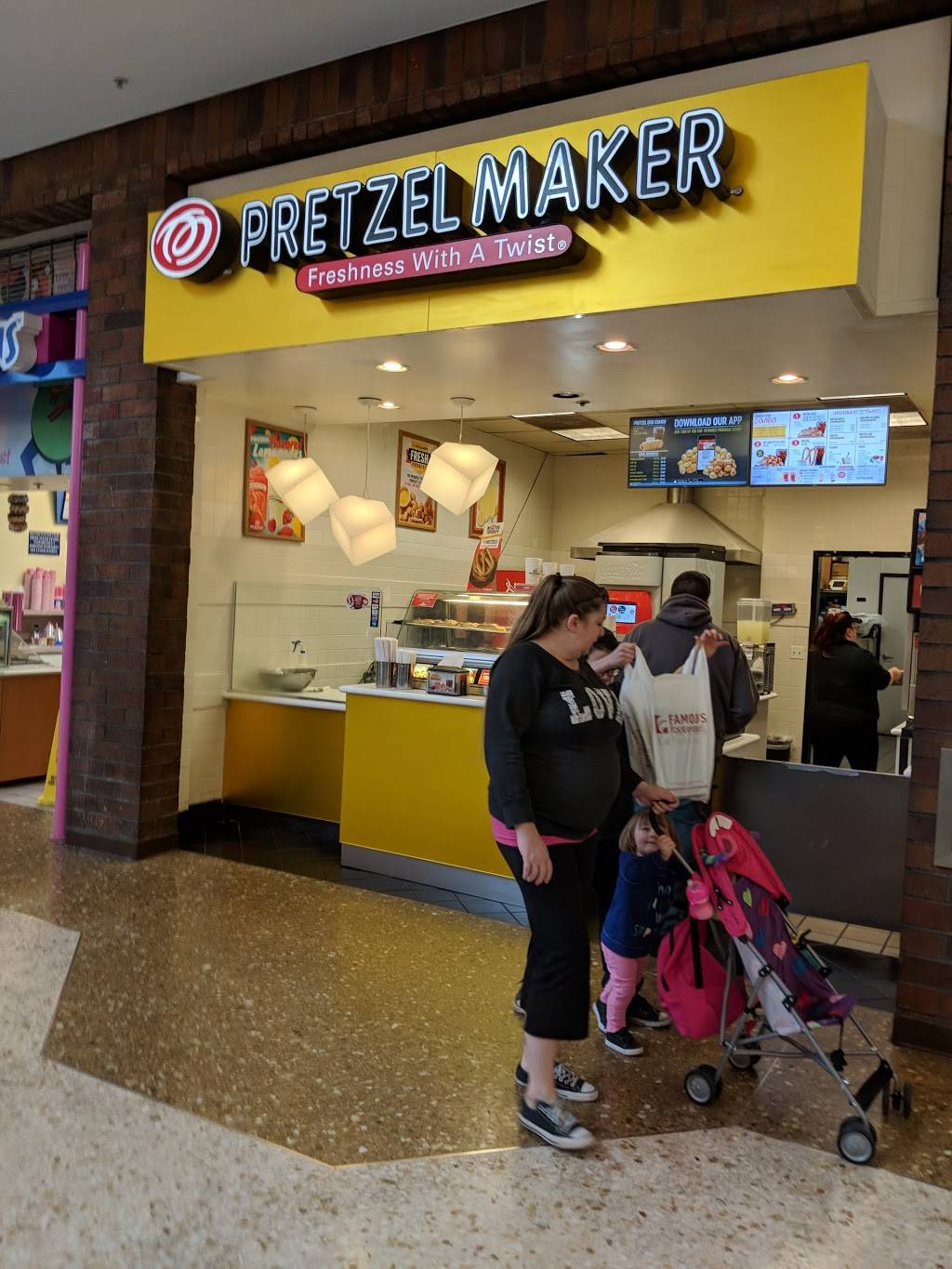 Pretzelmaker | restaurant | Sunrise Mall 6138, Sunrise Mall, Citrus Heights, CA 95610, USA | 9167237197 OR +1 916-723-7197