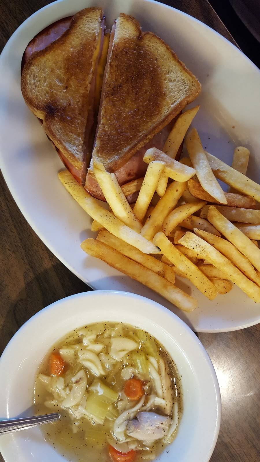 Mansfield Family Restaurant- Southside | restaurant | 948 S Main St, Mansfield, OH 44907, USA | 4197560479 OR +1 419-756-0479