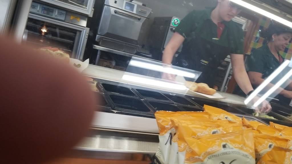 Subway | restaurant | 8695 NW 58th St, Miami, FL 33166, USA | 3055993695 OR +1 305-599-3695