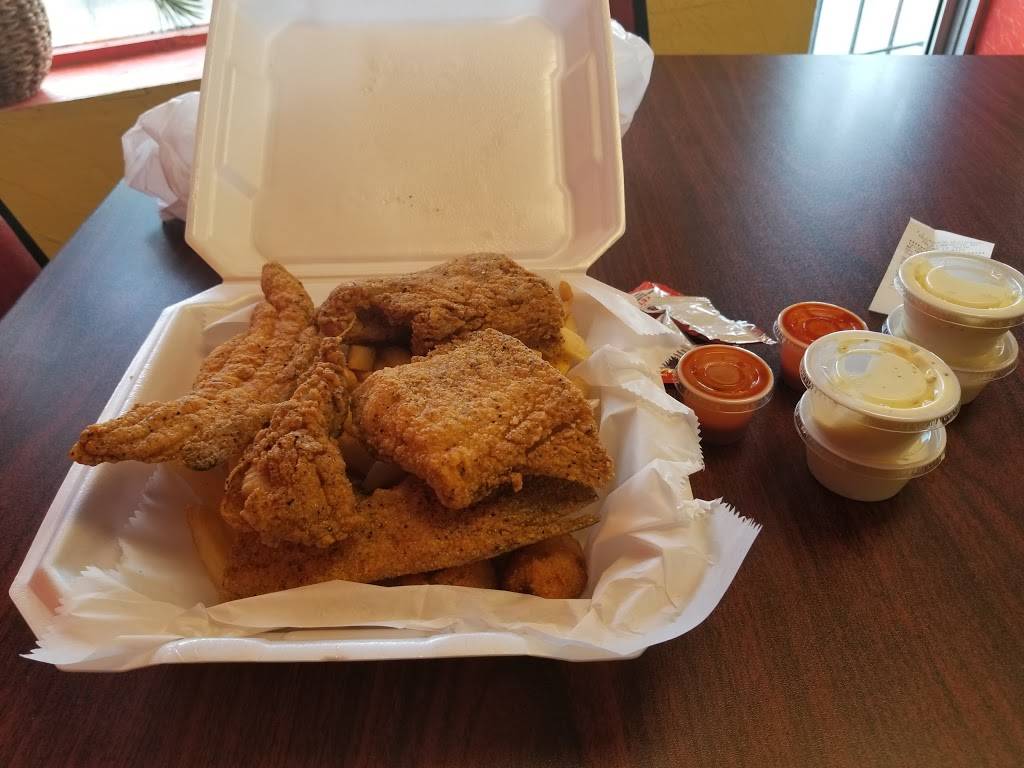 J & S Catfish | restaurant | 4831 S Lancaster Rd, Dallas, TX 75216, USA | 2143764110 OR +1 214-376-4110