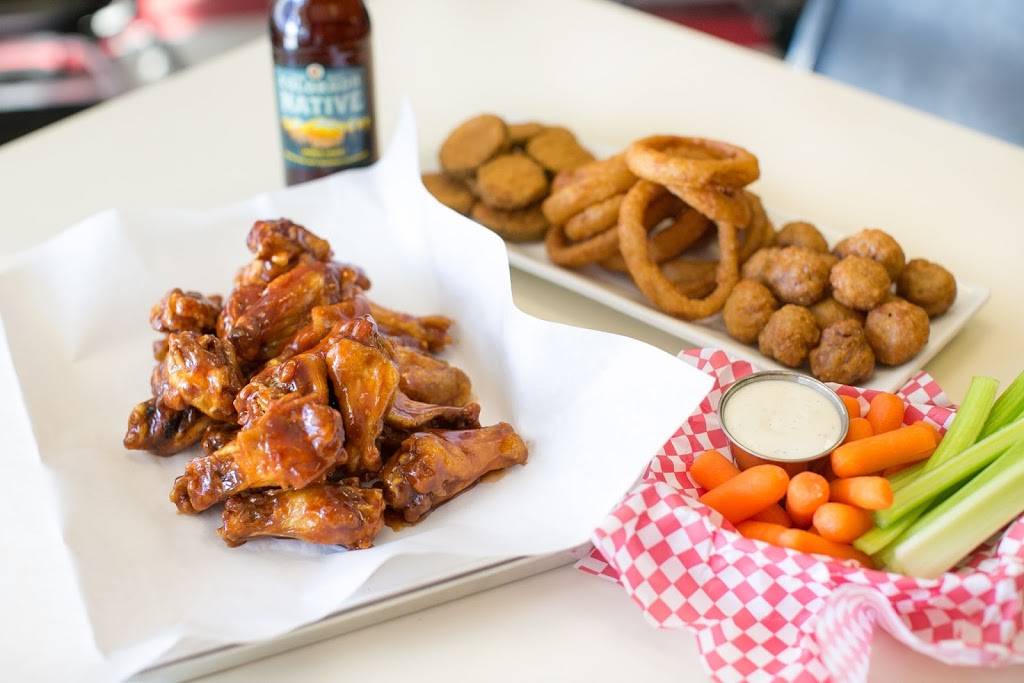 CDs Wings | restaurant | 7685 W 88th Ave, Westminster, CO 80005, USA | 3034677700 OR +1 303-467-7700