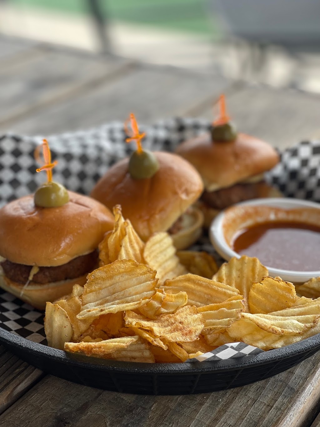 Bunkers Grill and Patio Bar | restaurant | East, 750 US-70, Crossville, TN 38555, USA | 9313370119 OR +1 931-337-0119