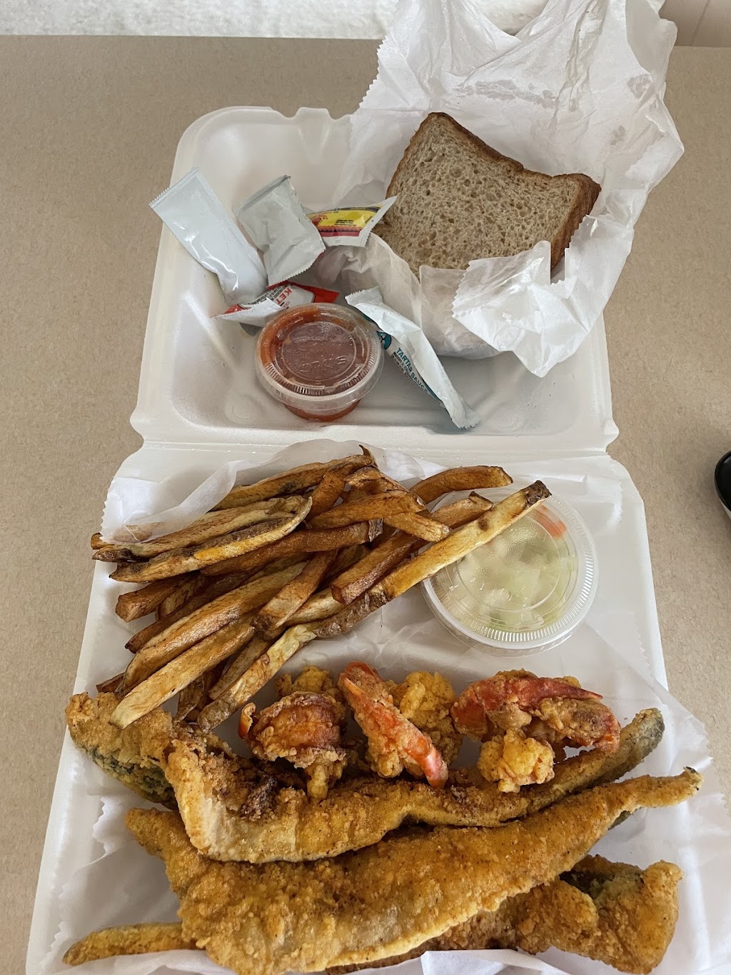 Seafood Stop | restaurant | 26199 Chardon Rd, Richmond Heights, OH 44143, USA | 2164177565 OR +1 216-417-7565