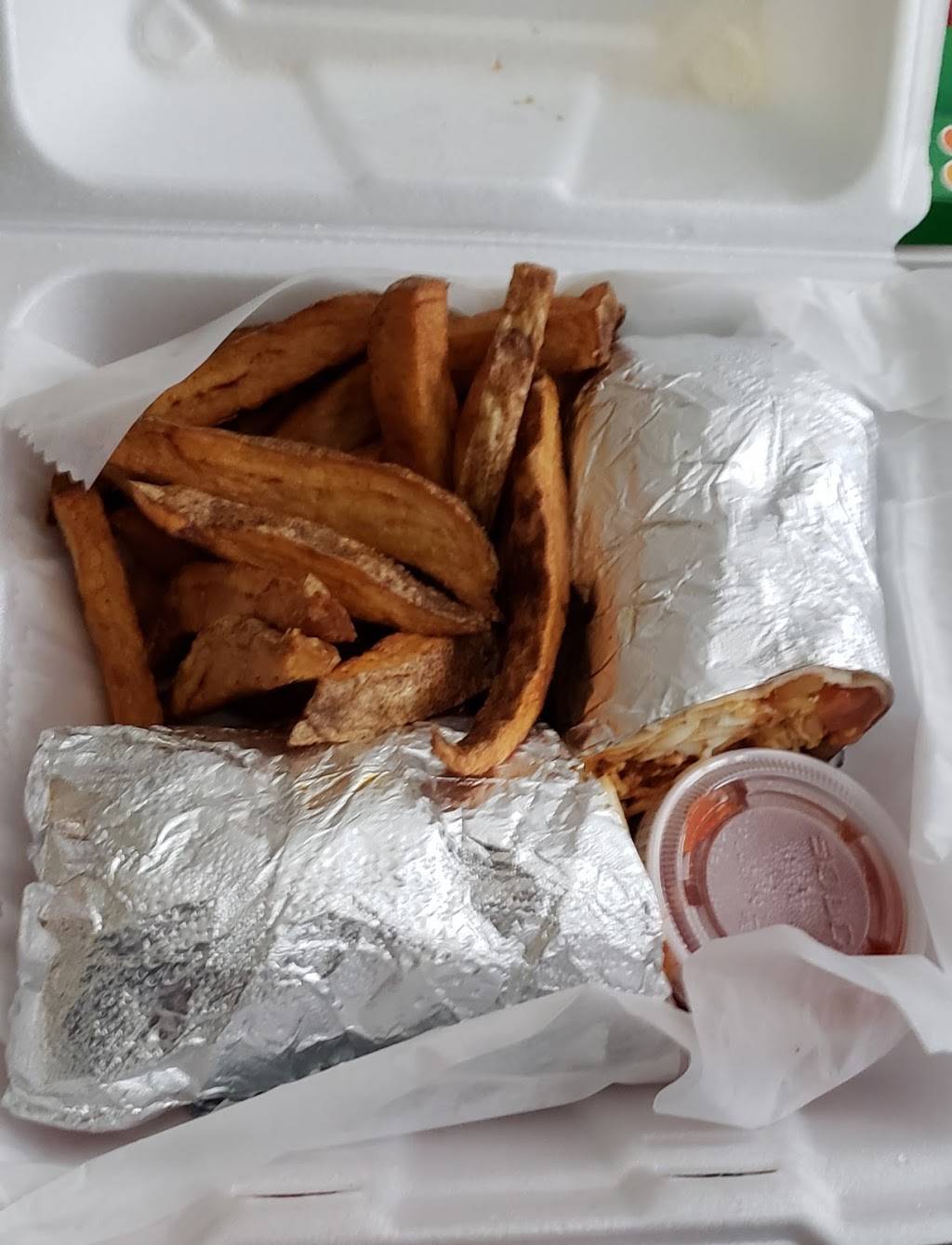 International Pocket Cafe | restaurant | 52 E Main Rd, Middletown, RI 02842, USA | 4018478900 OR +1 401-847-8900