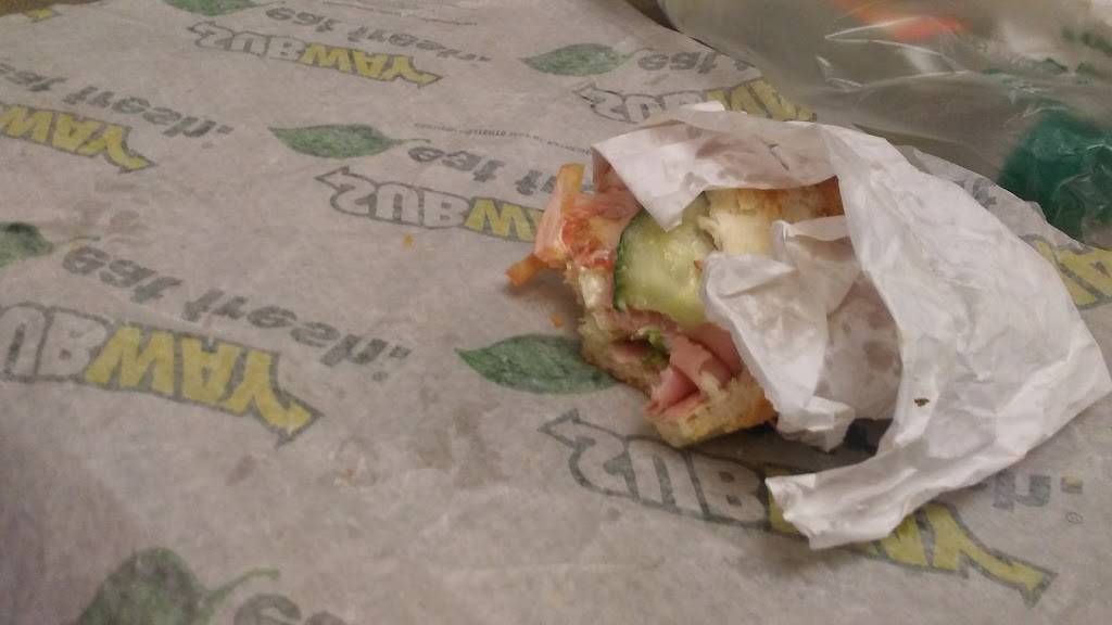 Subway | meal takeaway | 719 N Main St, Hutchinson, KS 67501, USA | 6206625111 OR +1 620-662-5111