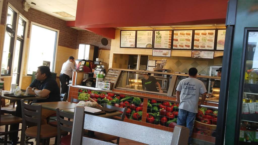 Subway Restaurants | restaurant | 10305 Zelzah Ave, Northridge, CA 91324, USA | 8183603999 OR +1 818-360-3999