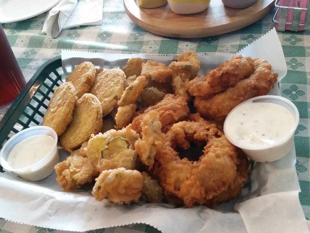 The Hollywood Cafe | restaurant | 1585 Old Commerce Rd, Robinsonville, MS 38664, USA | 6623631225 OR +1 662-363-1225