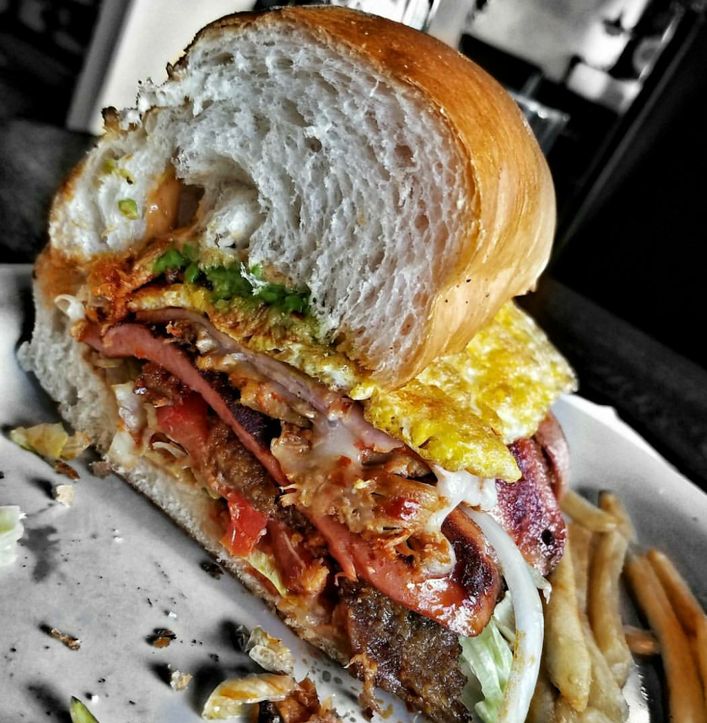 Doña Torta Mexican Restaurant | restaurant | 3331 W 26th St, Chicago, IL 60623, USA | 7732570000 OR +1 773-257-0000