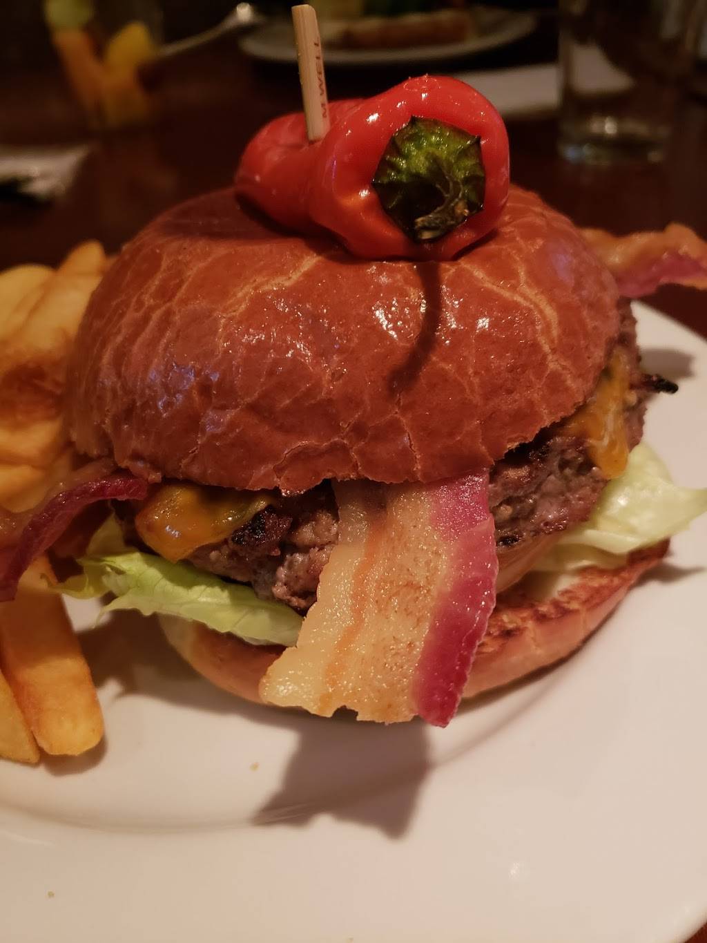 Brewsters Bar & Grill | restaurant | 9750 Airport Blvd, Los Angeles, CA 90045, USA | 3106454600 OR +1 310-645-4600