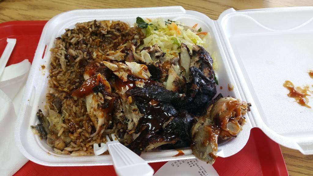 Golden Krust Caribben Bakery & Grill | restaurant | 3010 54th Ave S, St. Petersburg, FL 33712, USA | 7278660602 OR +1 727-866-0602