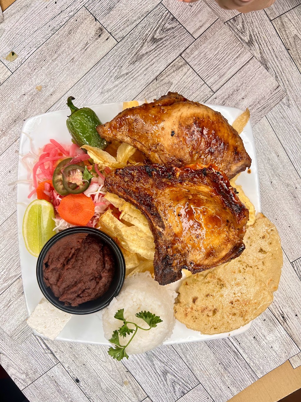 Tradición Hondureña | restaurant | 3003 NW 7th St, Miami, FL 33125, USA | 3057668912 OR +1 305-766-8912